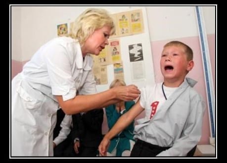 Image of a nurse giving a vaccination